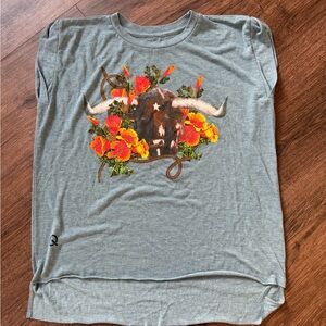 Gray Short Sleeve Tee with Floral Bull Design